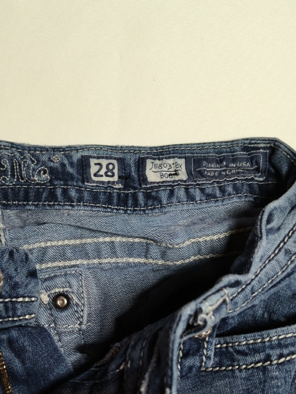 Miss Me Jeans Size 28x35 Faded Embellished Bootcut, Low-rise Contrast Itching. - Picture 12 of 15